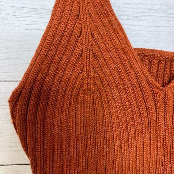 Orangish Brown Ribbed Spaghetti Strap Cropped Knitted Tank Top 💗 - Picture 3 of 6